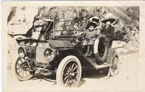 Family in car with 1912 Oregon license plates